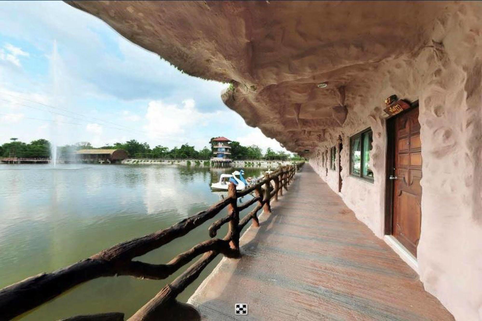 Chart Trip Resort Накхонратчасима Экстерьер фото