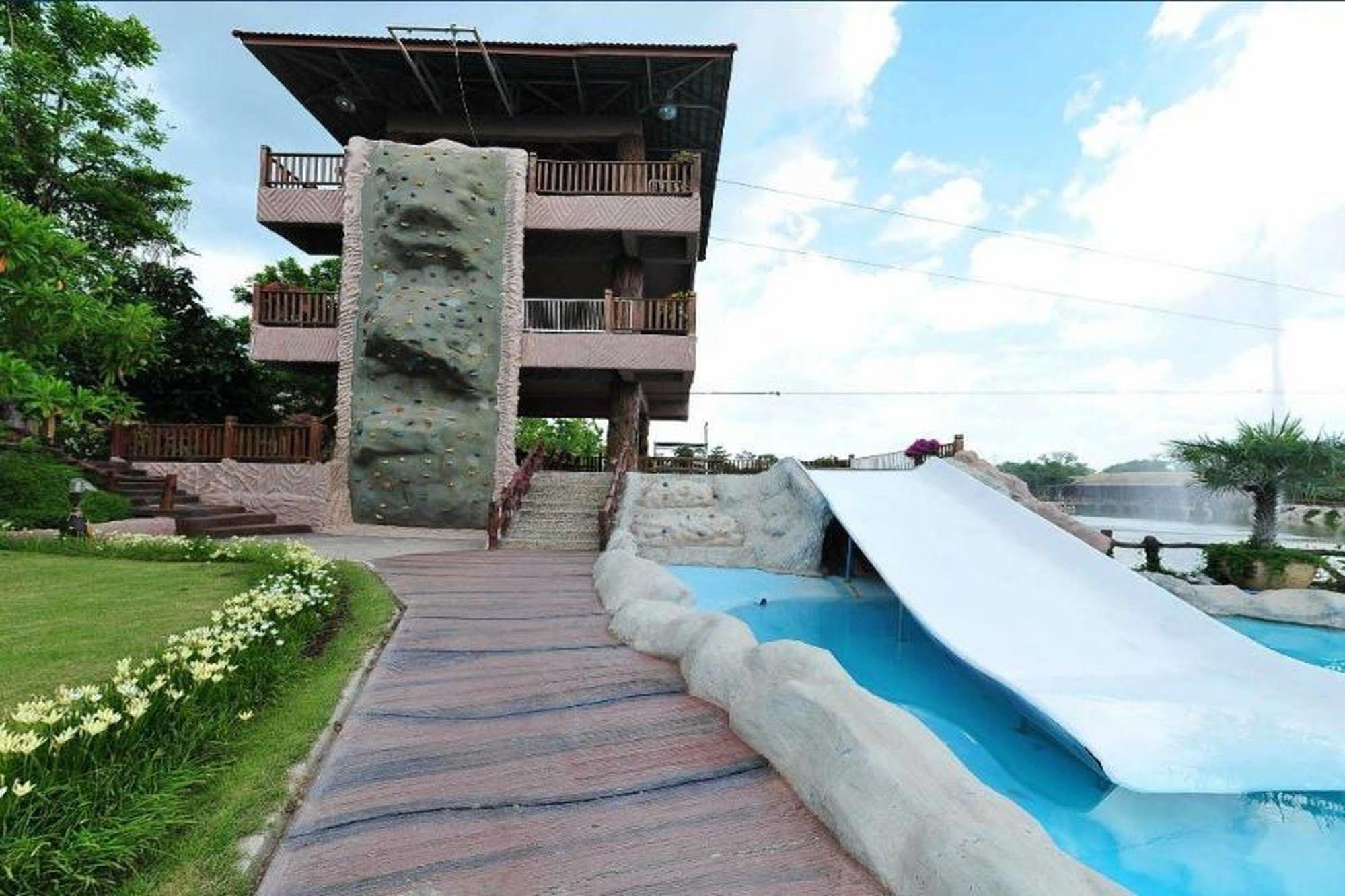 Chart Trip Resort Накхонратчасима Экстерьер фото